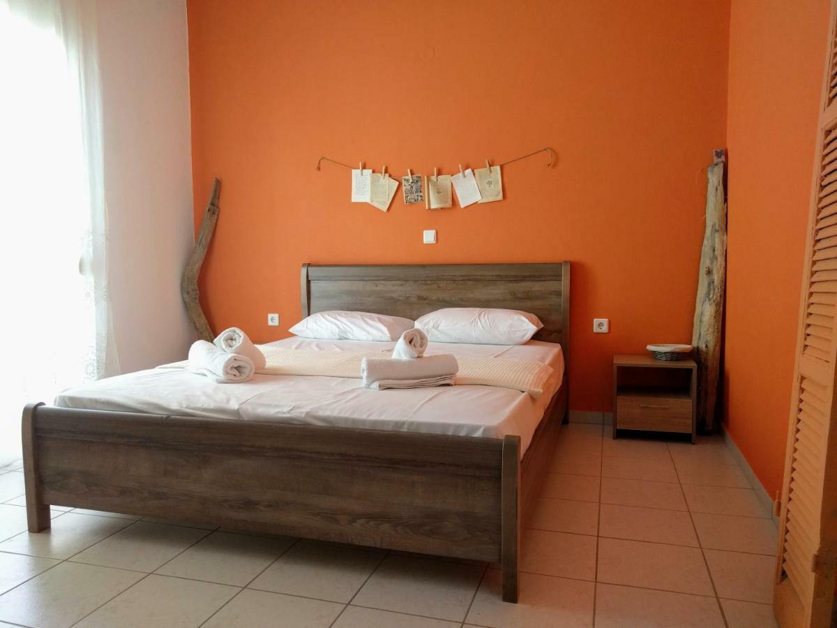 Dimitris Luxury Apartment เกราโมตี ภายนอก รูปภาพ